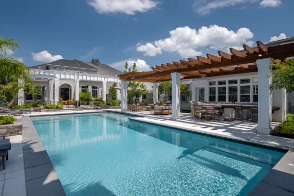luxuryimages21_Luxury_Pool_Florida_No_logos_no_Text_Home_Pool_7db087e1-93b6-446c-b132-06ca9fa513f3_3